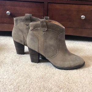 Clarks | Tan Suede Bootie in size 10.